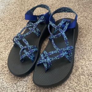 Women’s chacos size 9